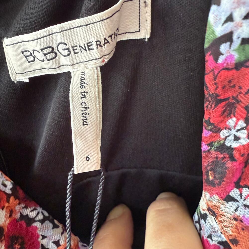 NEW! BCBGeneration floral printed mini dress Size 6 - Picture 3 of 14